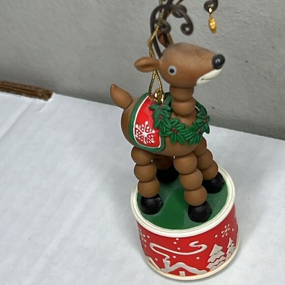 Mint 2010 Hallmark WIGGLE-WOBBLE REINDEER Ornament w/Movement - Picture 6 of 6